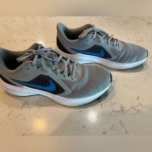 Nike Men's Athletic sneakers Shoes running in Blue and Gray size 9